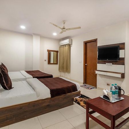 Hotel South Indian Delhi  Buitenkant foto