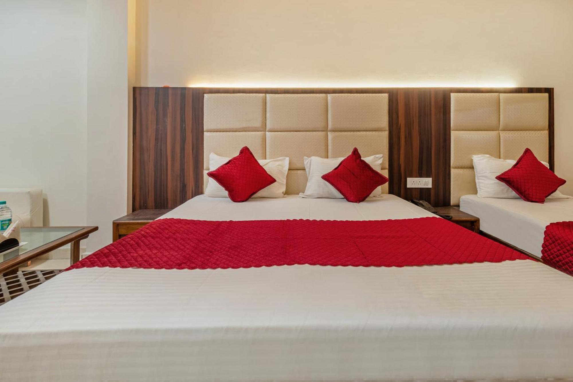 Hotel South Indian Delhi  Buitenkant foto