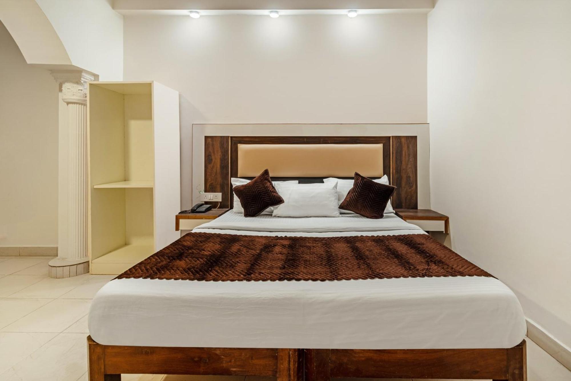 Hotel South Indian Delhi  Buitenkant foto