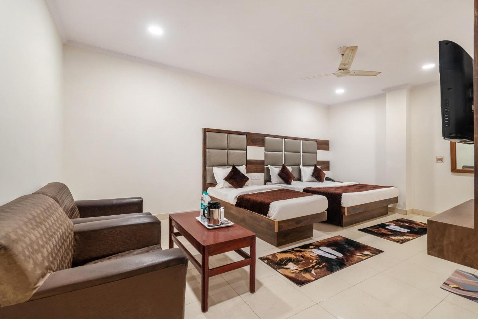 Hotel South Indian Delhi  Buitenkant foto