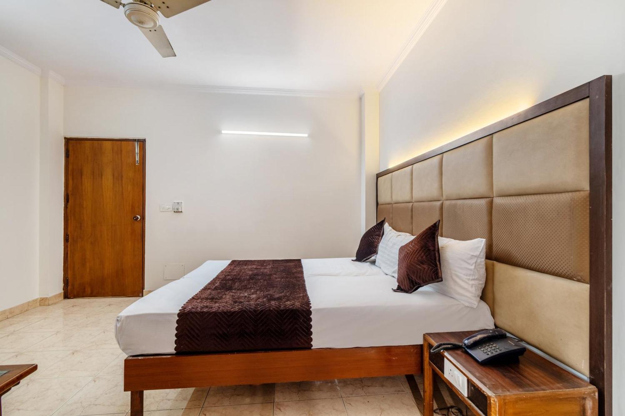 Hotel South Indian Delhi  Buitenkant foto