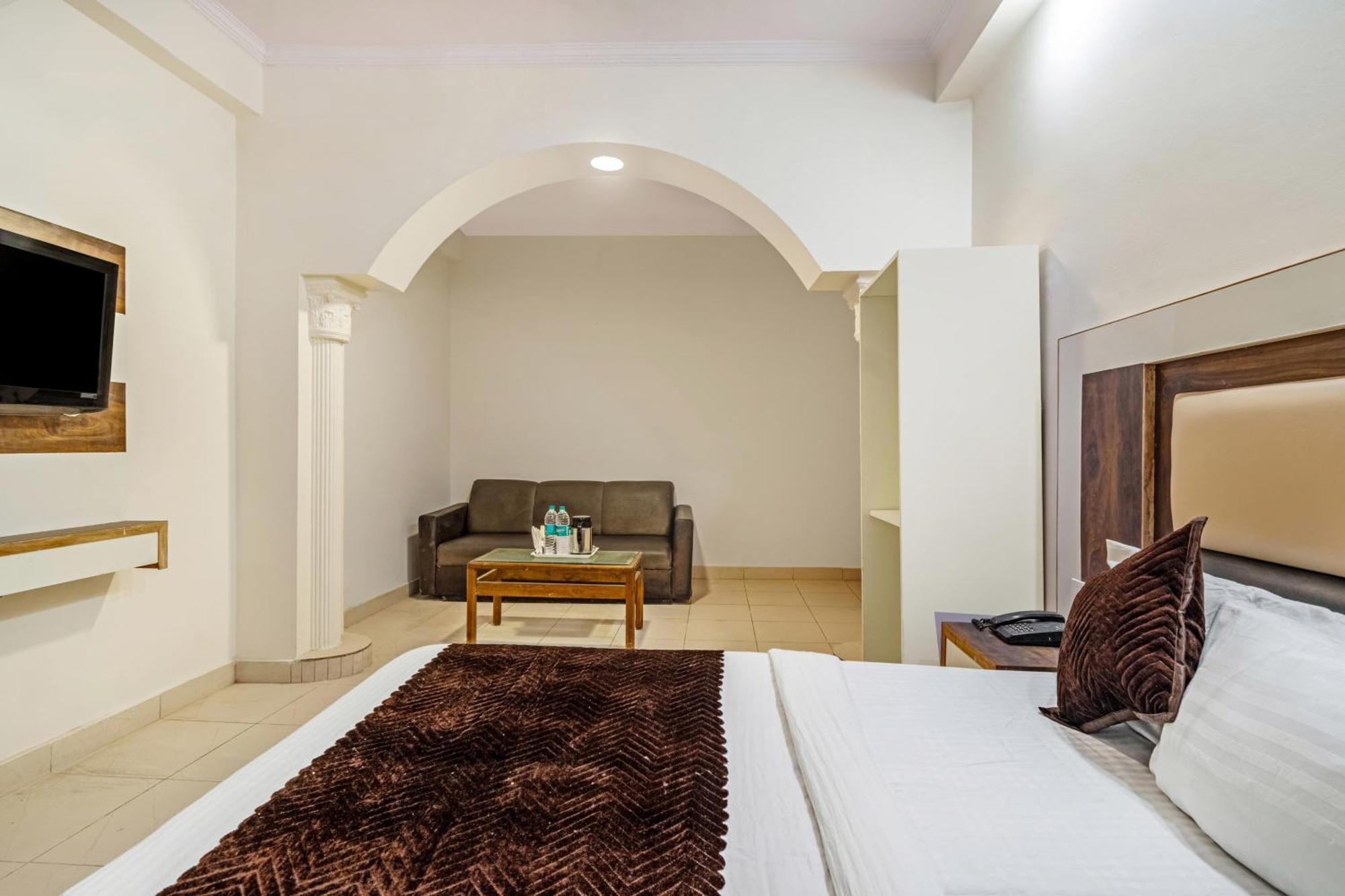 Hotel South Indian Delhi  Buitenkant foto