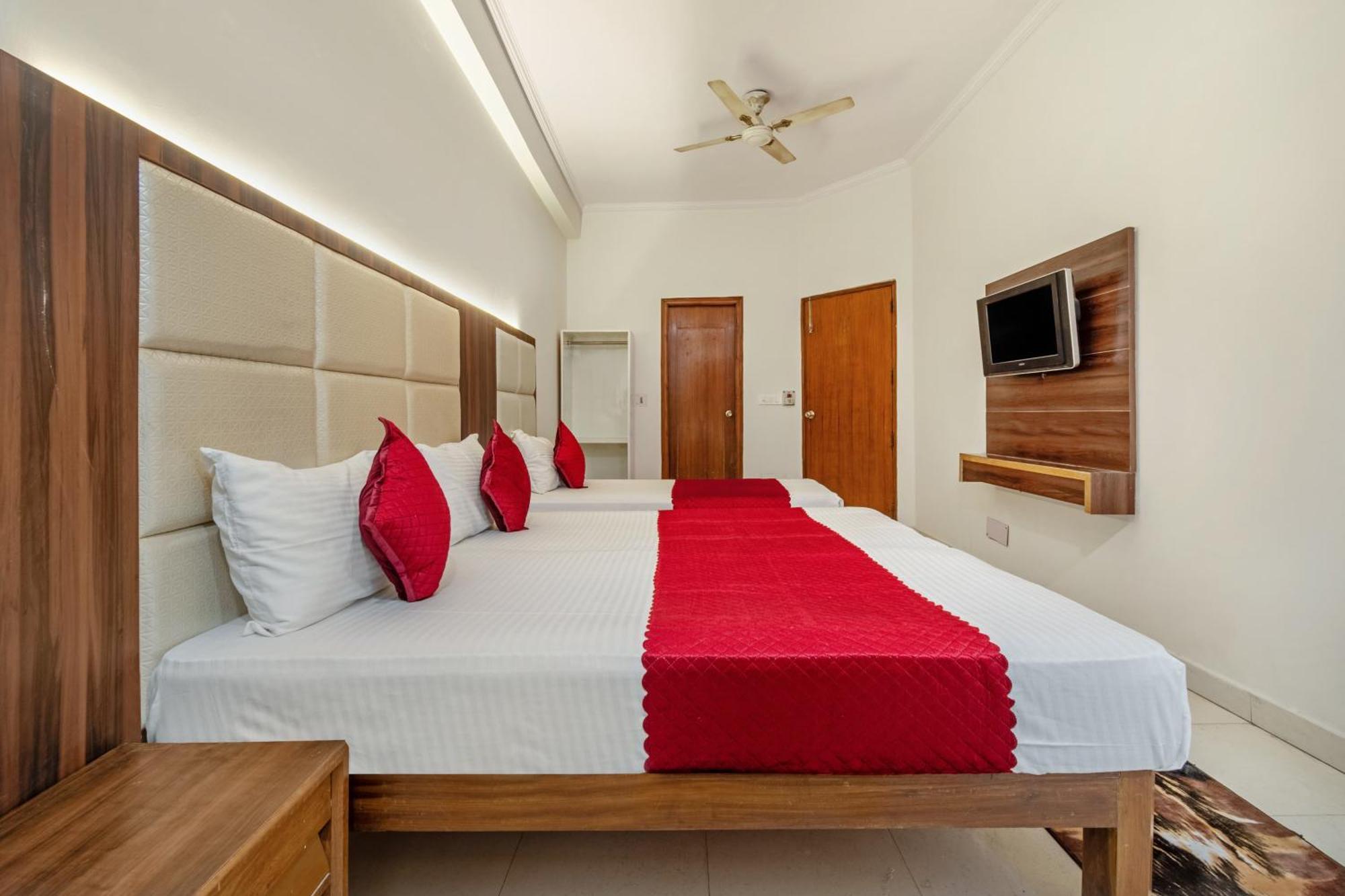Hotel South Indian Delhi  Buitenkant foto